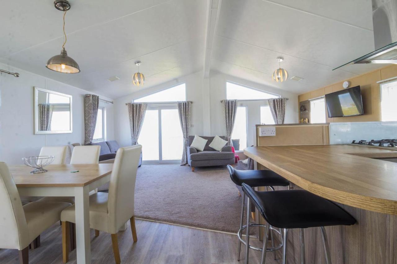 Barmston Stunning 6 Berth Lodge With Sea Views For Hire At Skipsea Sands Ref 41136Nf מראה חיצוני תמונה