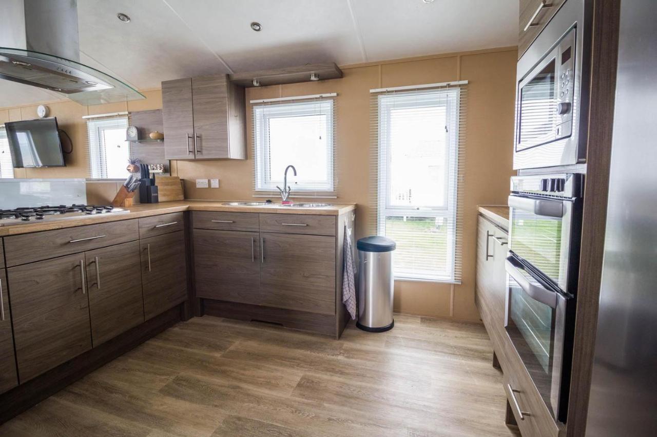 Barmston Stunning 6 Berth Lodge With Sea Views For Hire At Skipsea Sands Ref 41136Nf מראה חיצוני תמונה